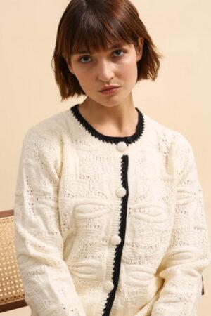 Жилетка в цвят екрю с елегантни копчета French Couture