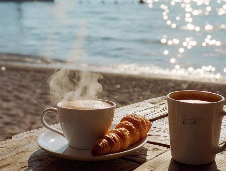 Read more about the article ☀️Щастливо, дълго, безметежно и красиво неделно утро в август, прекрасни!☀️