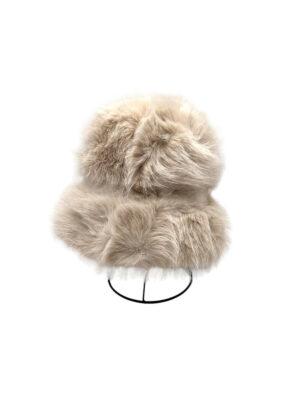Шапка мека и елегантна в бежав цвят Beige Winter