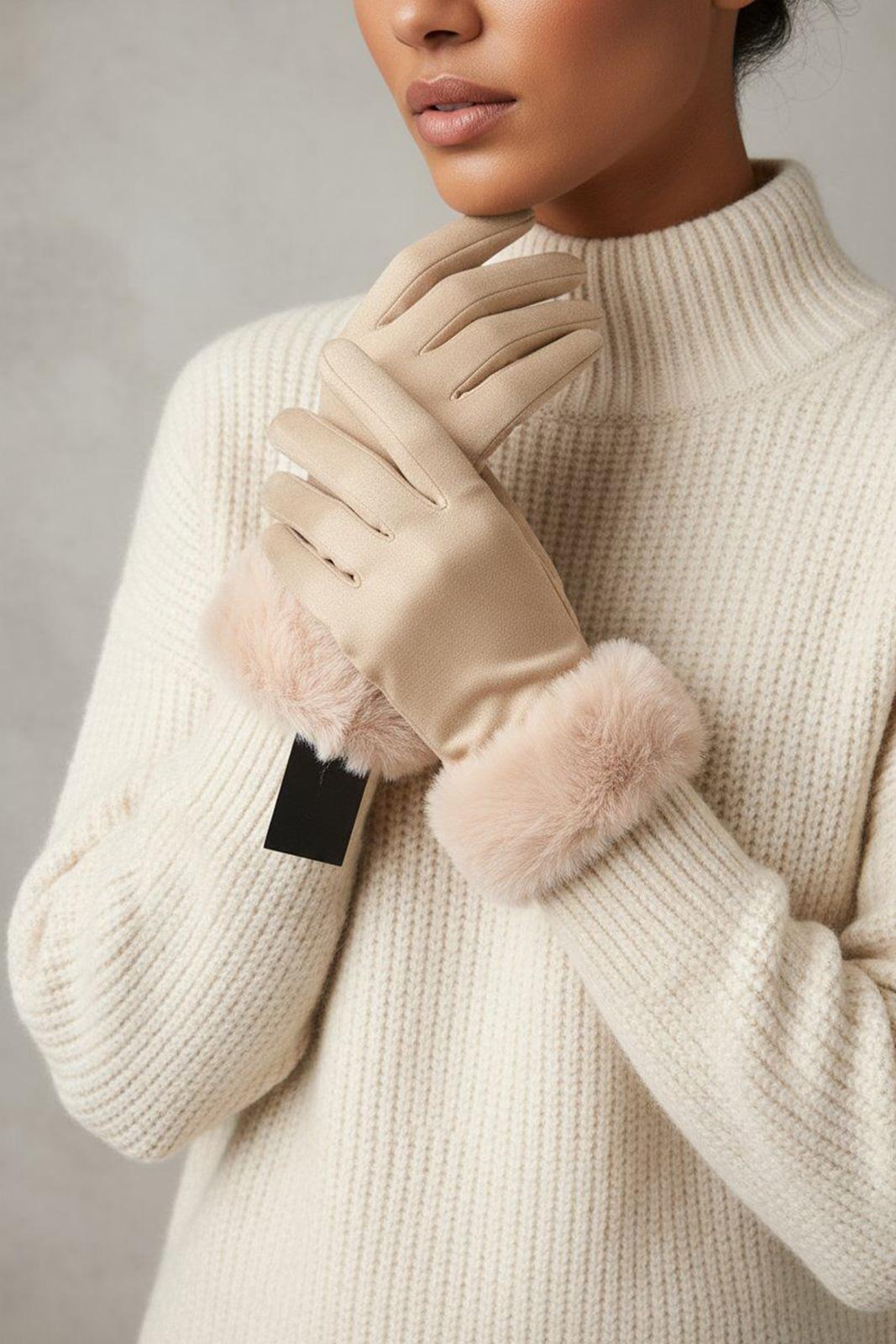 Ръкавици с пухкав маншет в бежав цвят Taupe Gloves - Image 2