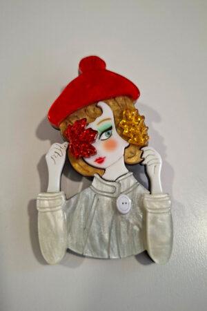 Брошка момиченце с червена барета Parisienne Mademoiselle