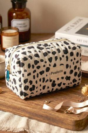 Козметична чантичка в бяло на черни петънца  Black Dots 10х11х21cm